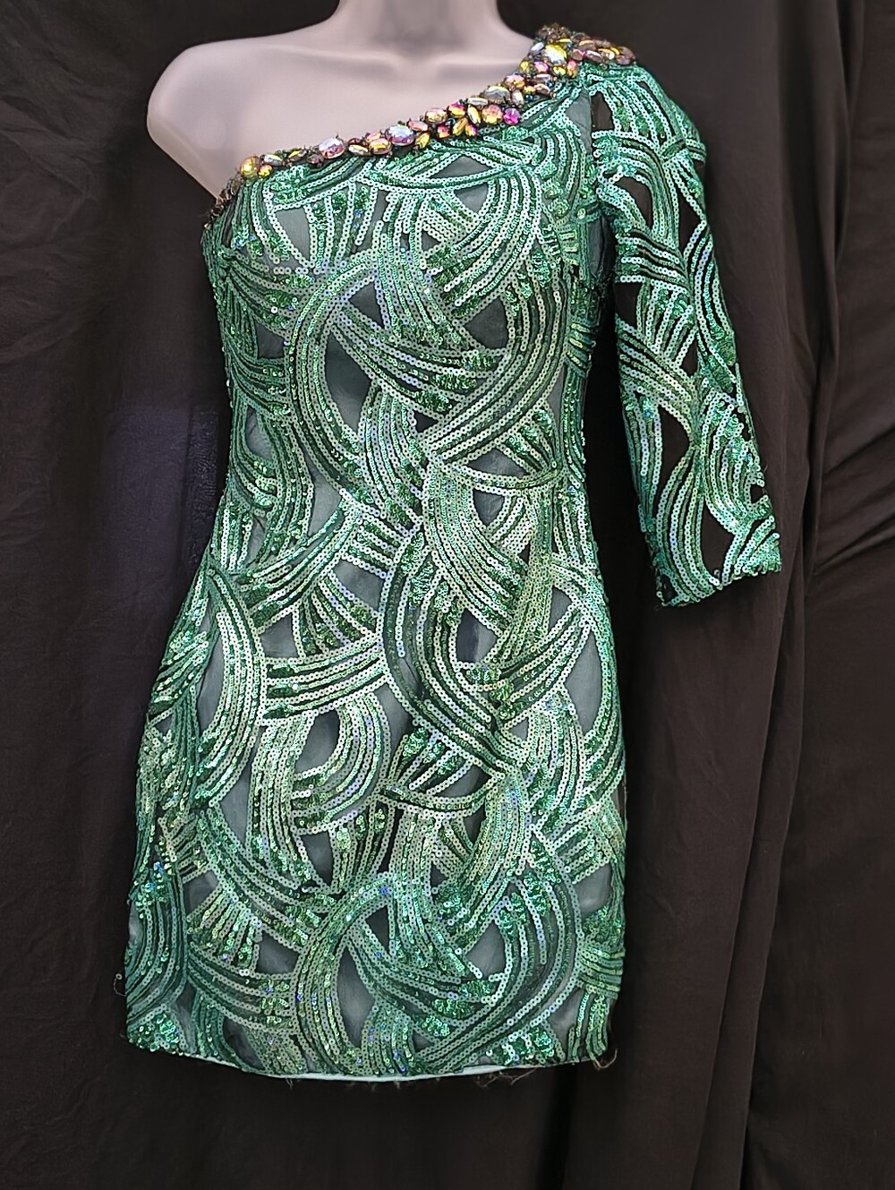One-Shoulder Emerald Green Sequin Cocktail Dress